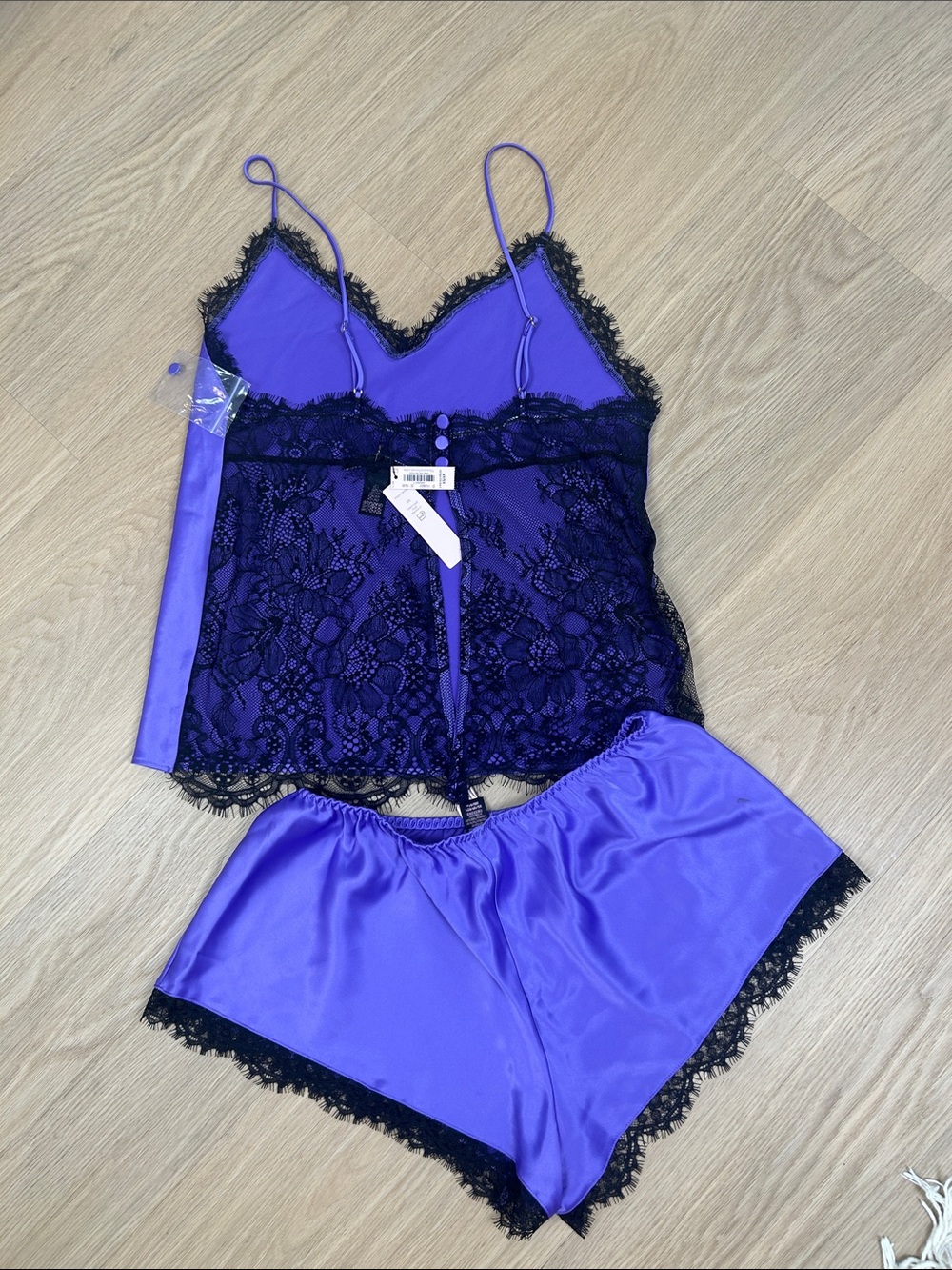 NWT Victoria’s Secret Satin Lace Back Camisole Shorts Set XS - Picture 5 of 9